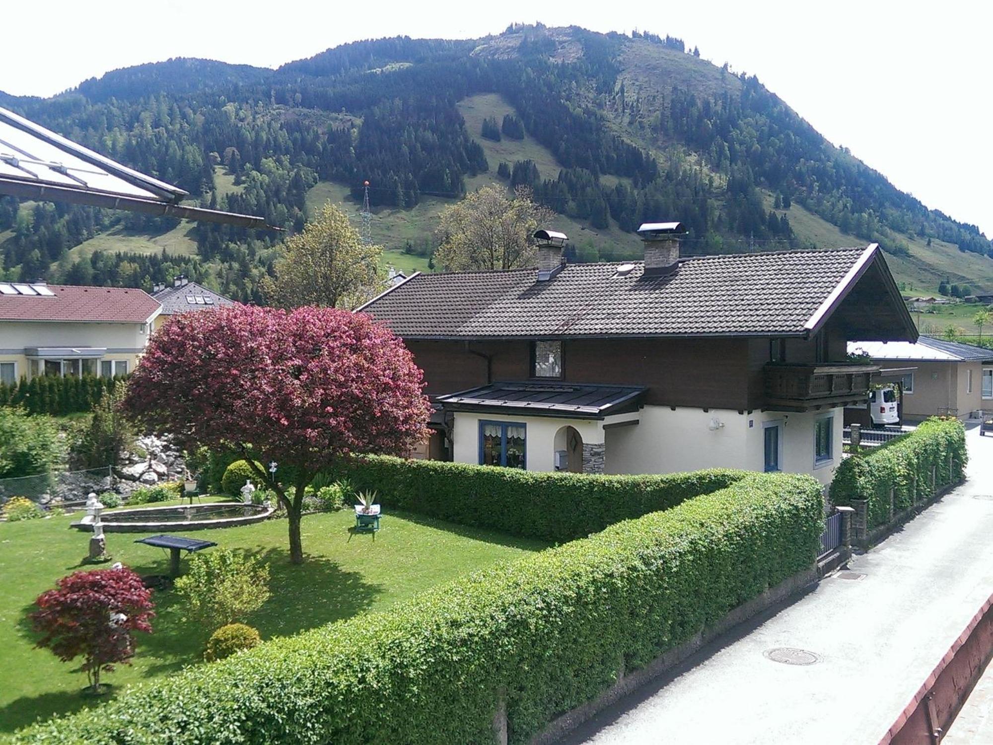 Villa Detached Chalet Close To The Ski Area à Fusch an der Glocknerstraße Extérieur photo